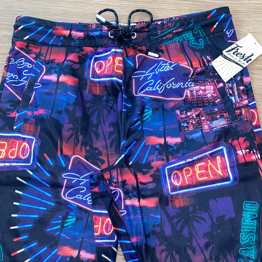 New Men's Neon Cityscape Athletic Shorts‎